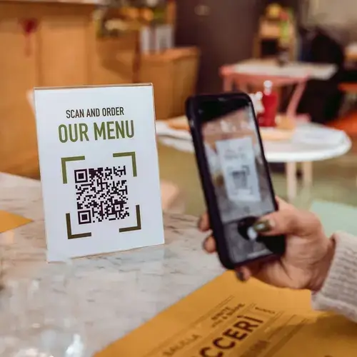 Guida per proprietari di ristoranti sulla creazione e l'integrazione di menu con codice QR